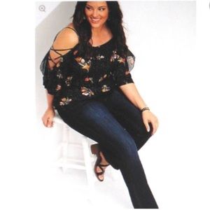 Lattice and ruffled cold shoulder top!